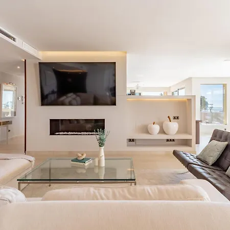 Infinity Blue Penthouse Holiday home *